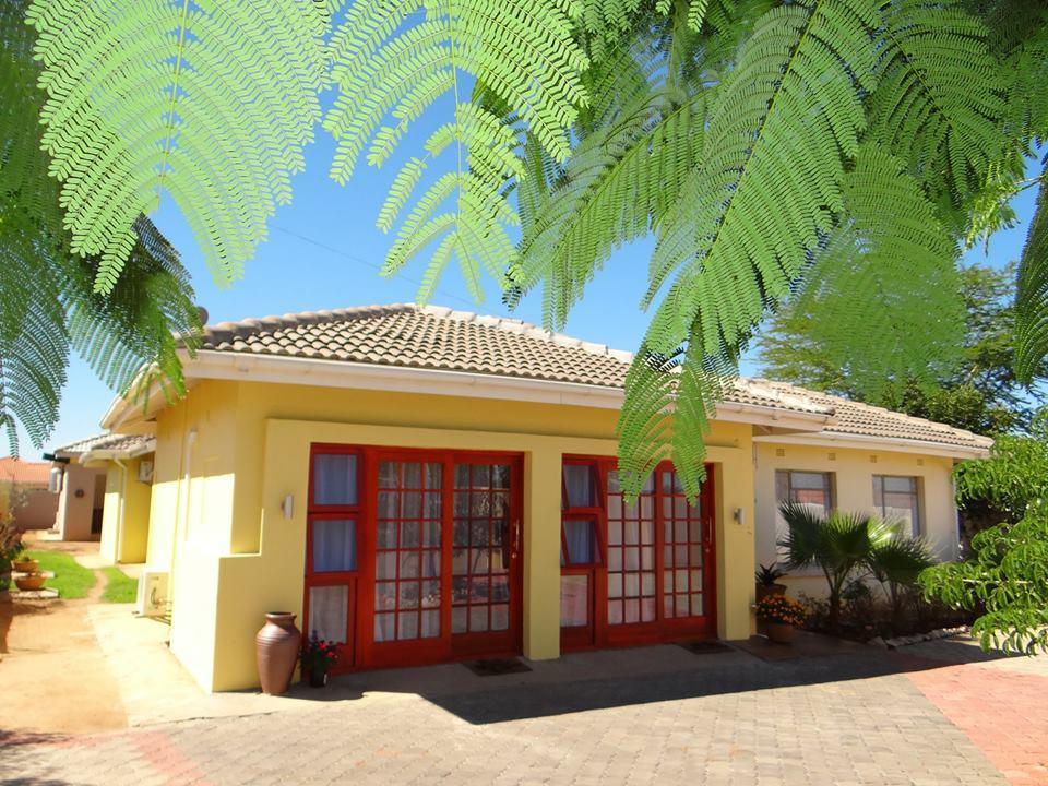 Sunflower Court Bed And Breakfast Gaborone Exteriér fotografie